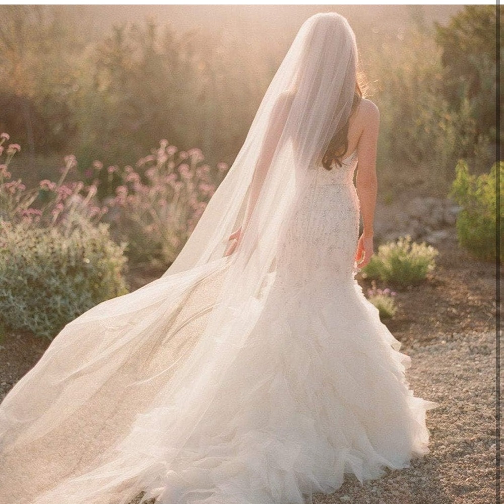 Elegant White Wedding  veil - Picture 5 of 5